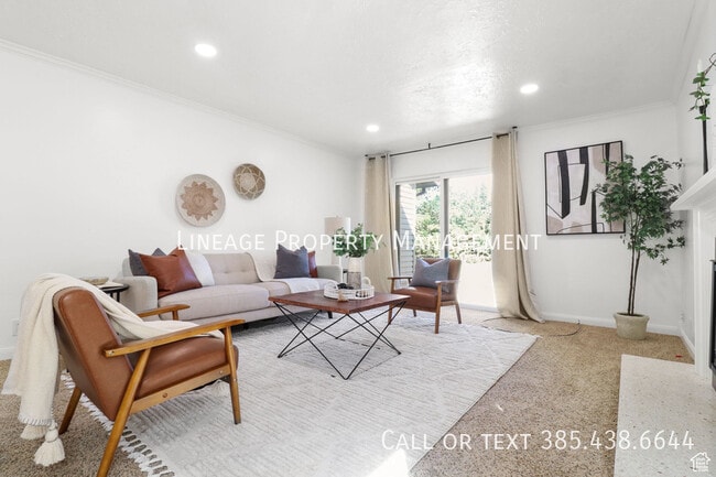 Building Photo - 4487 St Andrews Dr