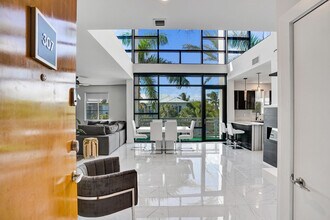 Building Photo - 365 SE 6th Ave Building Photo - 365 SE 6th Ave