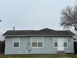 Building Photo - 2841 Wagon Trail Rd