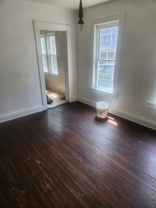 Foto del edificio - 2871 E 111th St