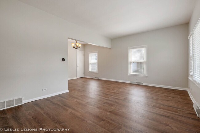 Building Photo - 22 55th St