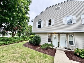Building Photo - 1748 Cottenham Ln