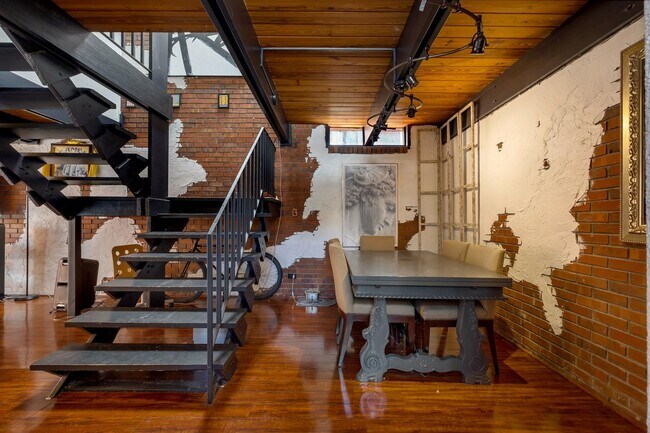 Foto del edificio - 220 Belmont Rd