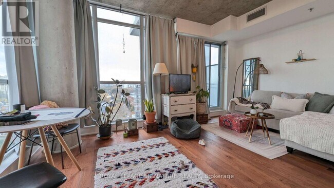 Photo du bâtiment - 20 Minowan Miikan Ln