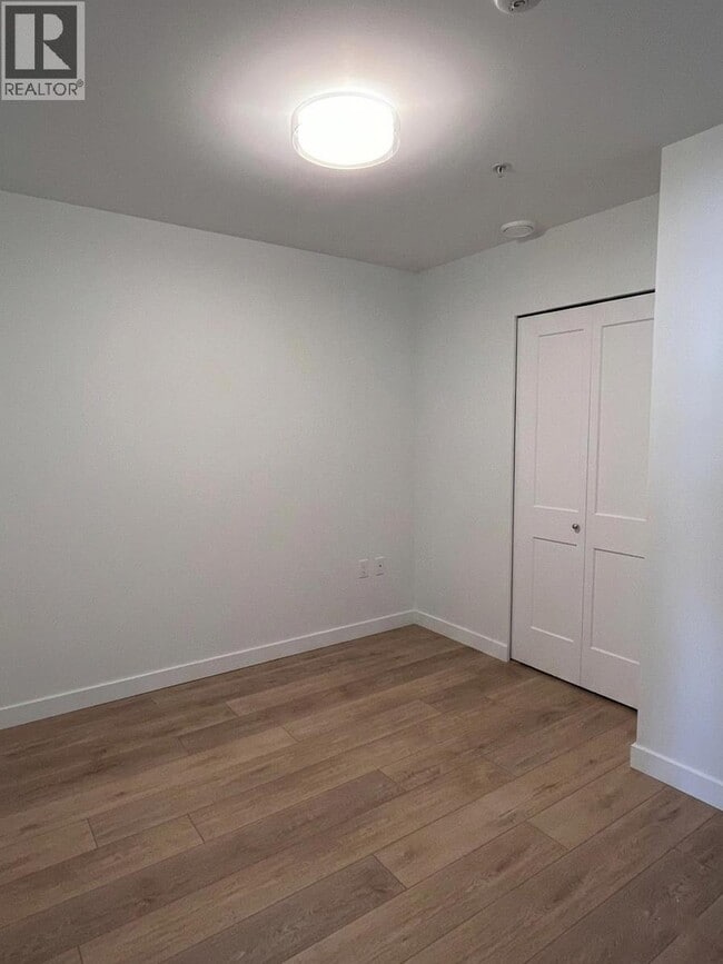 Building Photo - 4933 Clarendon St