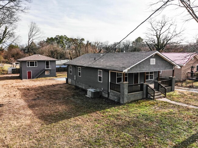 Building Photo - 1208 Greenwood Rd