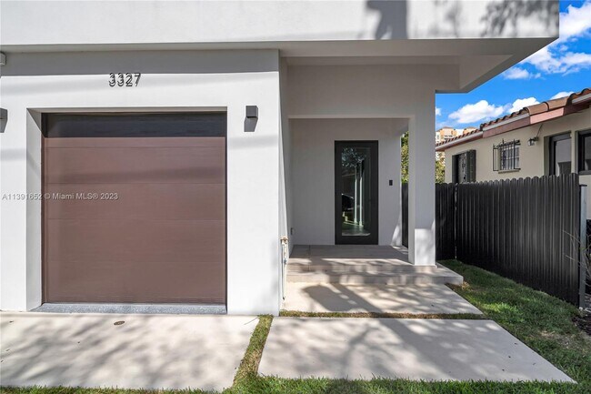 Foto del edificio - 3329 SW 24th St