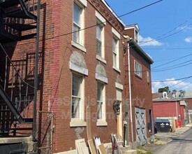 Building Photo - 1705 Tustin St