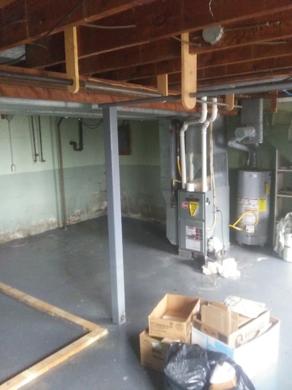 Building Photo - 12 Elm Ln
