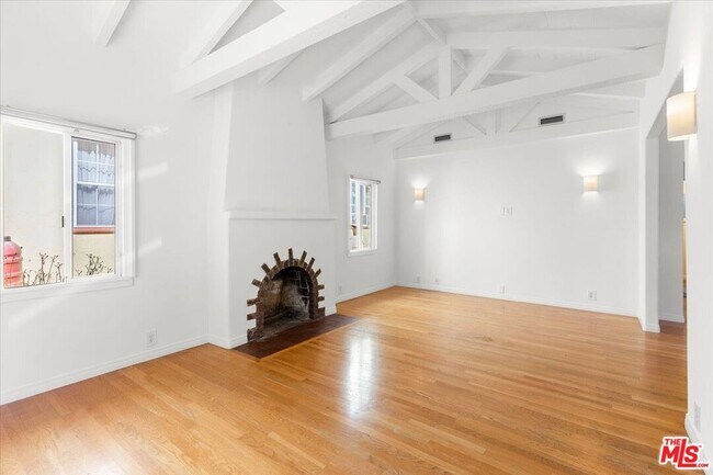 Foto del edificio - 3707 Edenhurst Ave