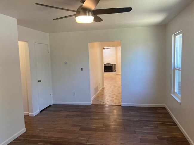 Foto del edificio - Modesto 3 Bedroom 2 Bath Solar Power Home ...
