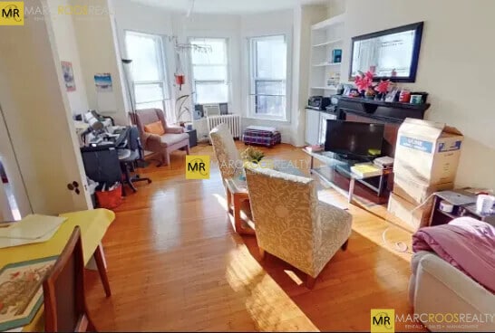 Building Photo - 453 Beacon St