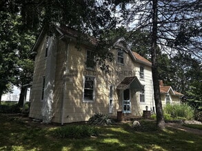 Building Photo - 9901 Arthur Ln