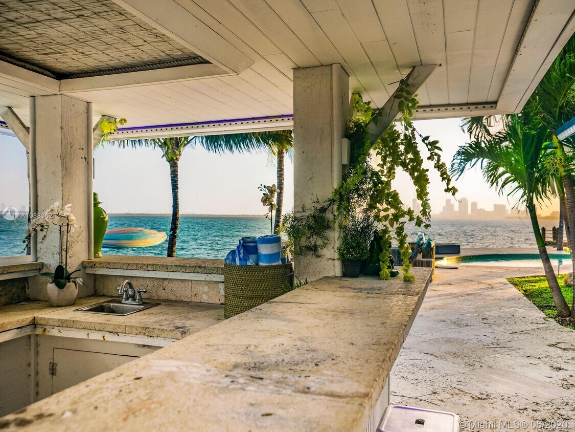 Foto principal - 1365 Bay Ter