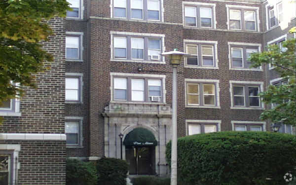 Primary Photo - Pine Hill Apartments