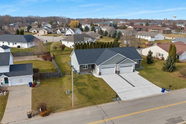 Foto del edificio - 4 Bedroom- 2.5 Bathroom New Build Duplex- Pulaski!