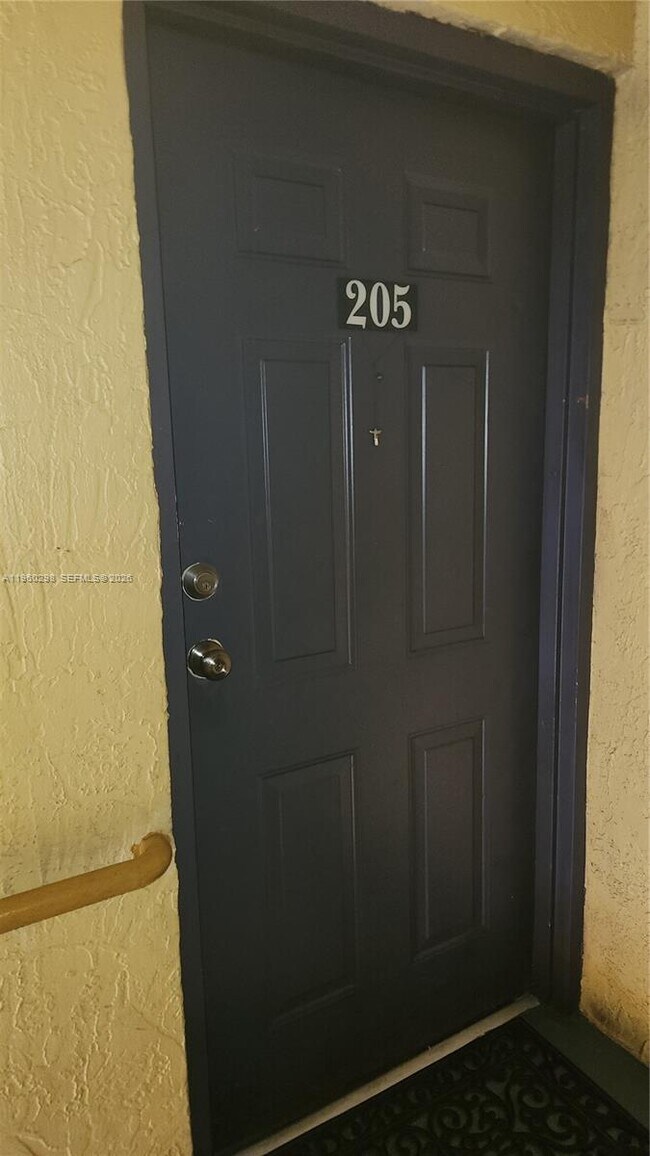 Building Photo - 8260 SW 149th Ct