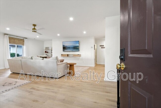 Building Photo - 630 Orangewood Dr