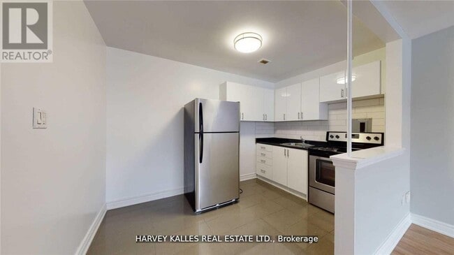 Building Photo - 31 Clearview Heights