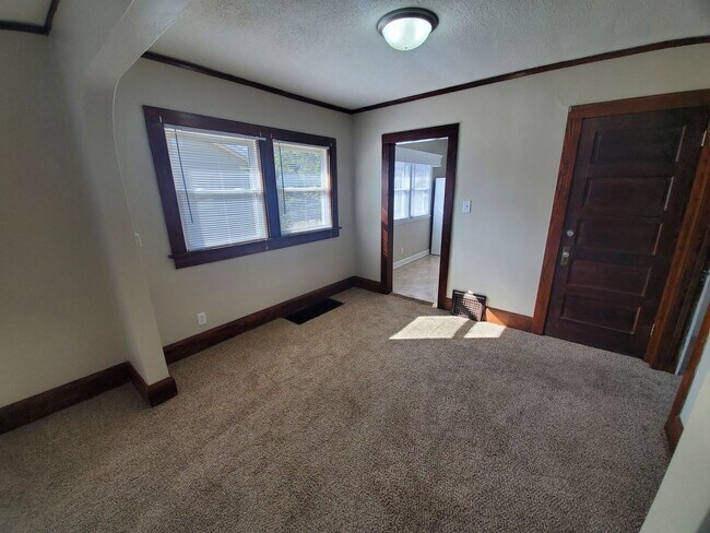Foto del edificio - 2 bedroom, 1 bathroom with 1 car garage!