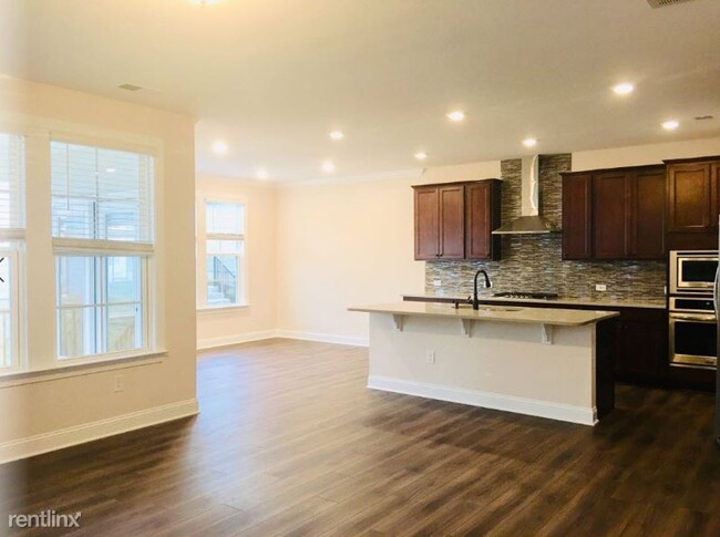 Building Photo - 4 br, 3 bath House - 1499 Barn Door Dr