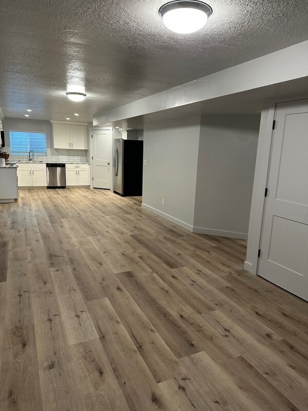 Building Photo - 306 W Royal Land Dr