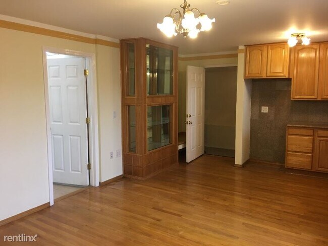 Building Photo - 1 br, 1 bath House - 24 Byron CT