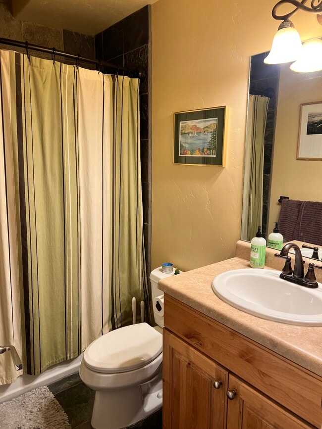 Building Photo - 1810 Ouray Rd