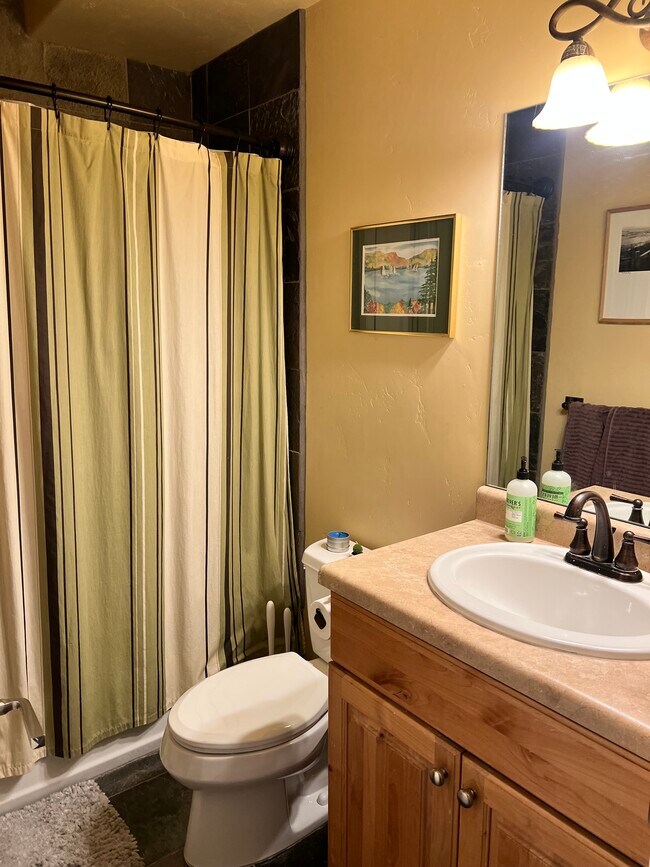 Foto del edificio - 1810 Ouray Rd