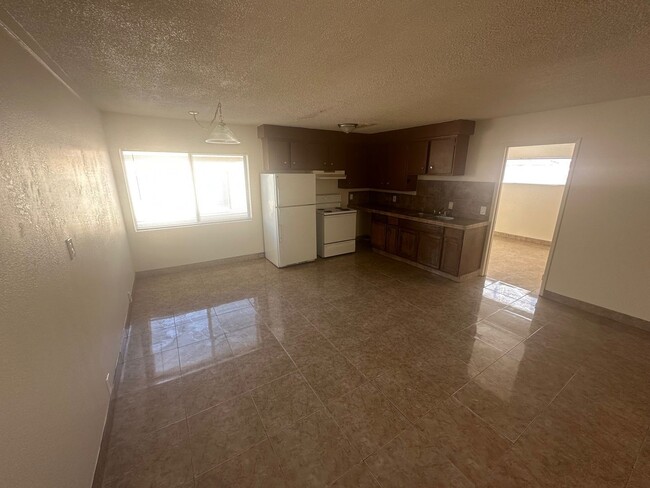 Building Photo - 4p2921