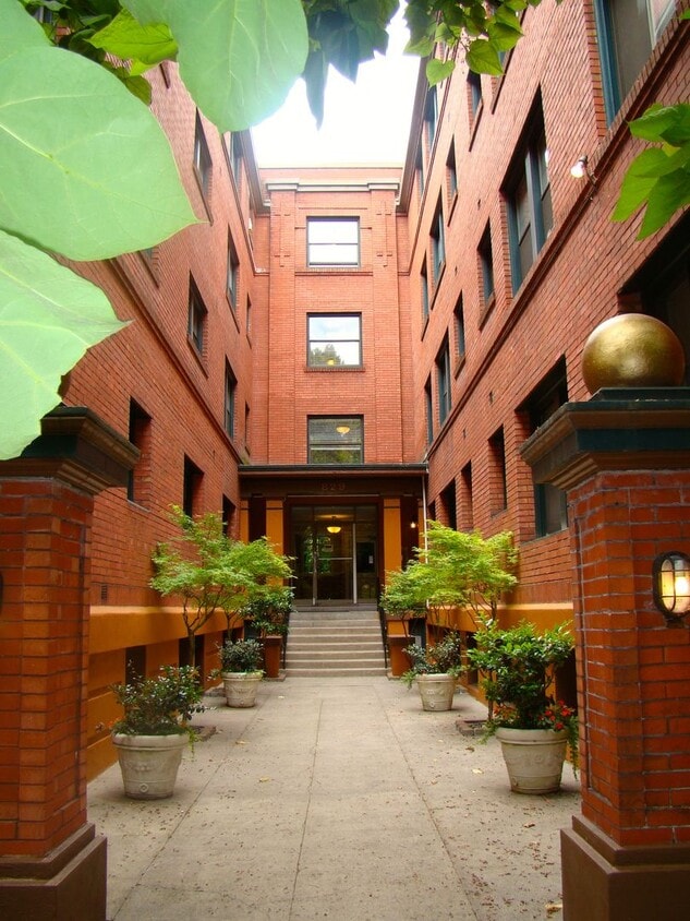 Building Photo - Wellesley Court Apartments