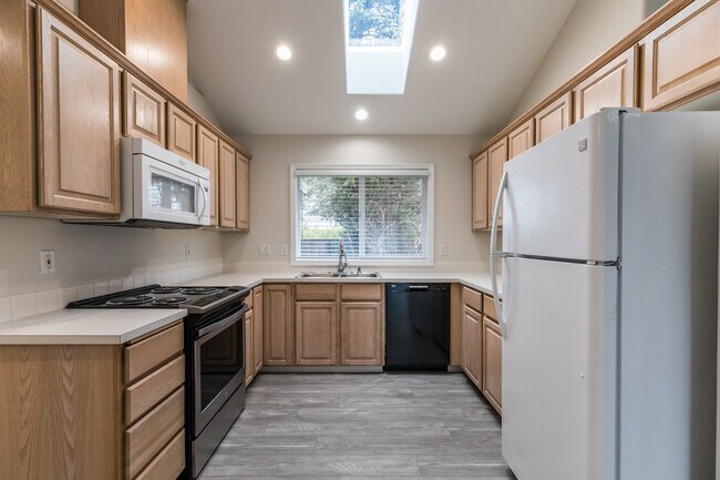 Foto del edificio - 33383 SW Sequoia St