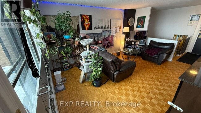 Photo du bâtiment - 515 St. Laurent Blvd