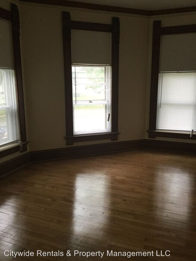 Foto del edificio - 2150 N Booth St