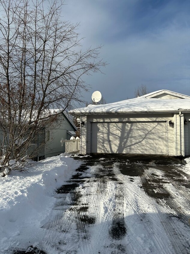 Foto principal - South Anchorage Townhome