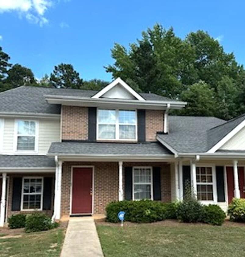 Coming Soon! Spacious Two Bedroom 1.5 Bat... - Coming Soon!  Spacious Two Bedroom 1.5 Bat...