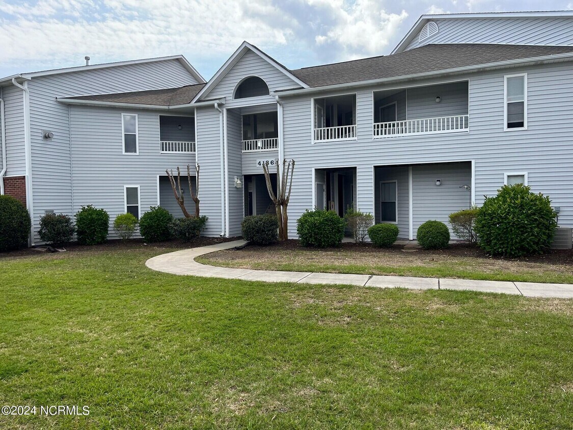 Primary Photo - 4136 Breezewood Dr