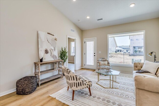 Building Photo - Fox Creek- Maxwell Plan