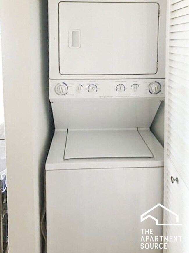 Foto del edificio - 4865 N Hermitage Ave