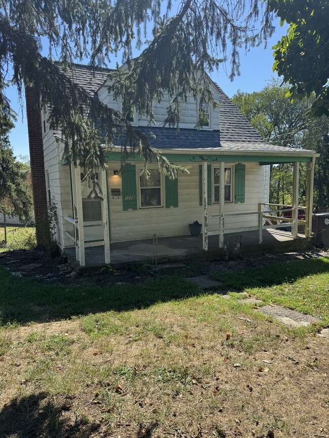 Photo - 1226 Cloverfield Dr House