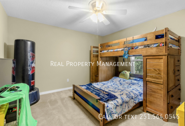 Building Photo - 7044 Carrabelle Key