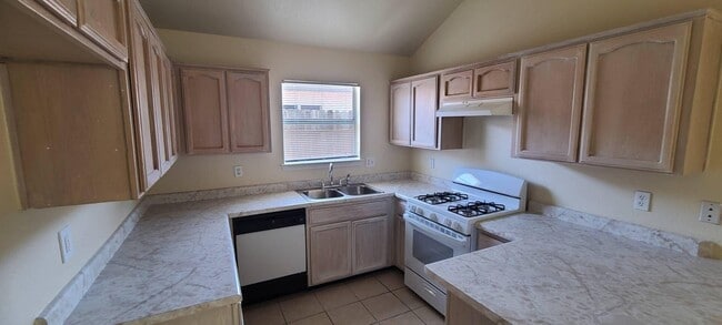 Building Photo - 10373 Valle del Mar Dr
