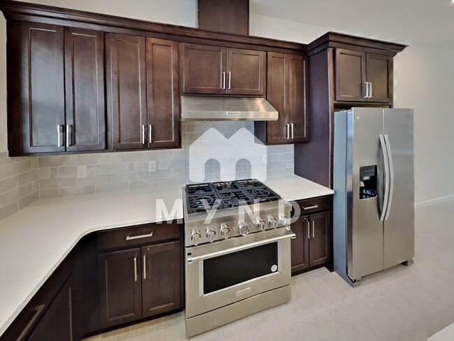 Building Photo - 2353 Brix St