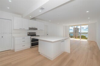 Building Photo - 11111 Biscayne Blvd