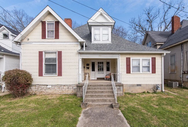 Building Photo - 213 W Hickman St