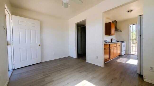 Foto del edificio - 905 W 7th St