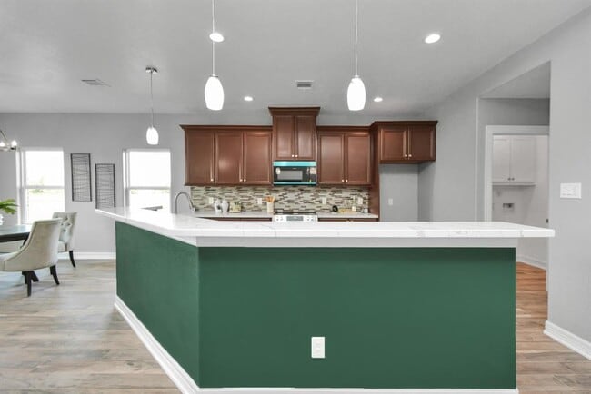 Building Photo - 207 Cripple Creek Ln