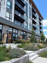 Building Photo - 312 Erb St. W