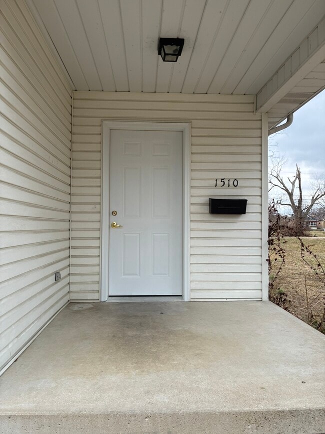 Front Patio - 1510 S 12th St