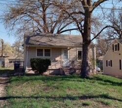 Building Photo - 3115 Seneca Ave